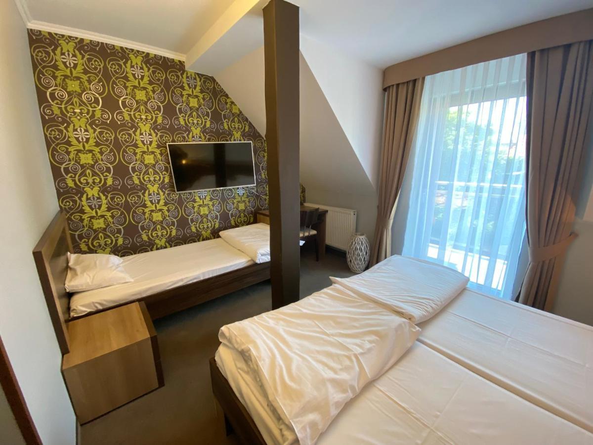 Pokoje Goscinne Teczowa Luban Ngoại thất bức ảnh